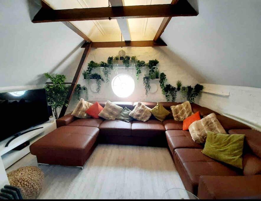 Lovely 1-Bedroom Serviced Apartment In Deal, Kent Luaran gambar
